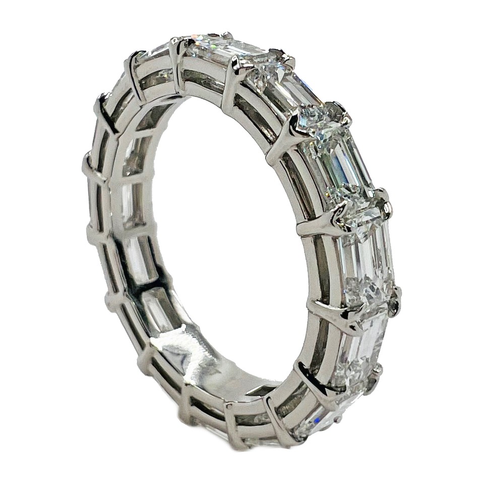 Split Prong Open Gallery East/
West Eternity Band
3.96ctw
Platinum