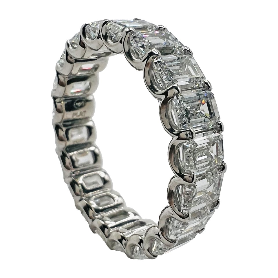Emerald-Cut U-Eternity Band
6.21ctw Dias
Platinum