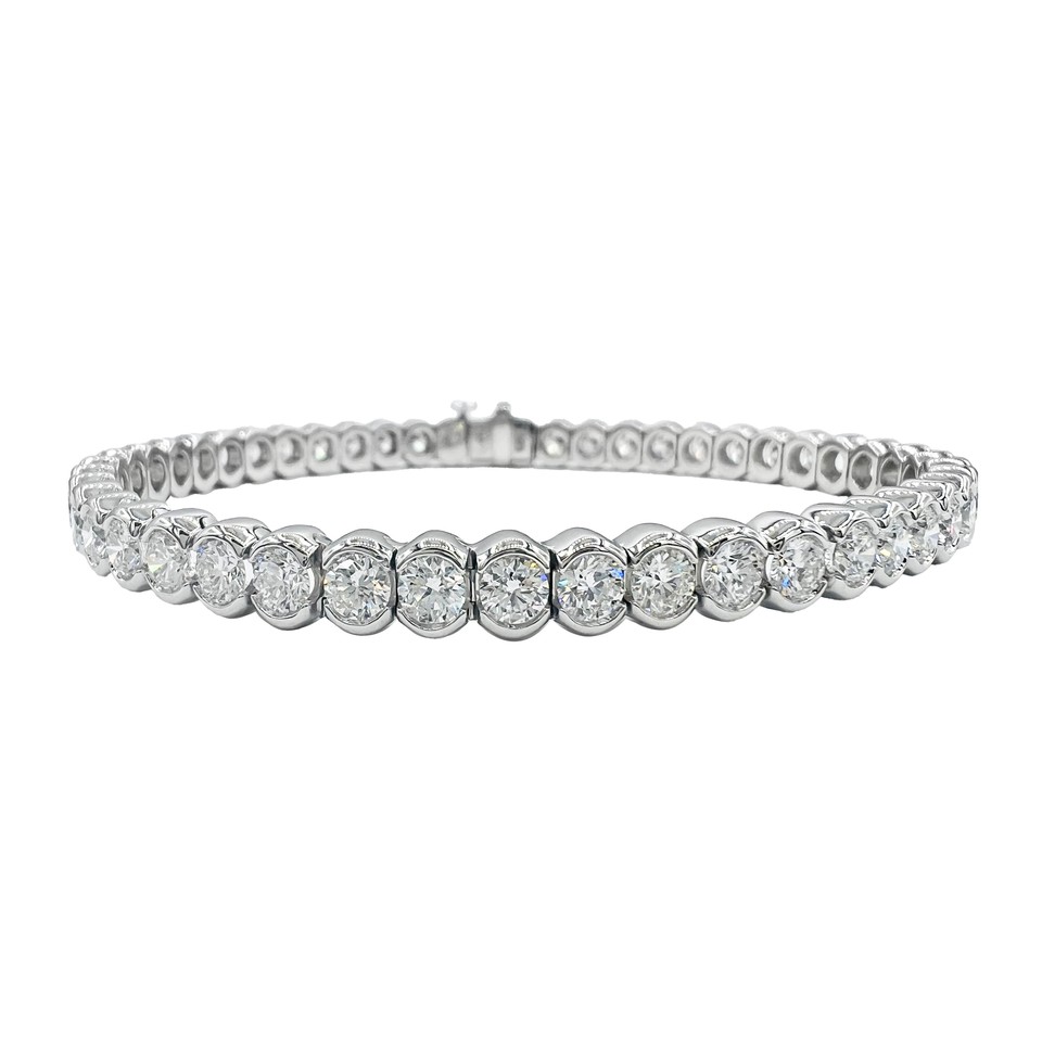 Large Semi-Bezel Diamond
Tennis Bracelet
7.05ctw Dias
Platinum