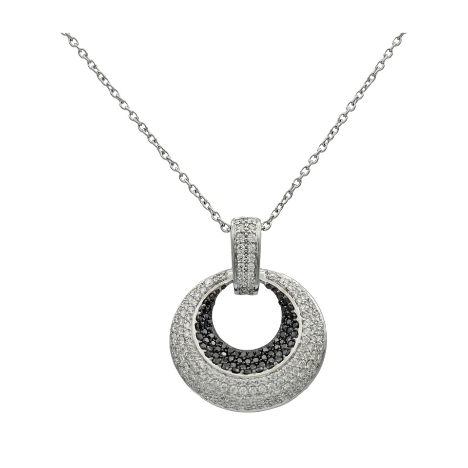 Pendant Necklace
1.33ctw Dias + 0.62ctw Black
Dias
18K White Gold