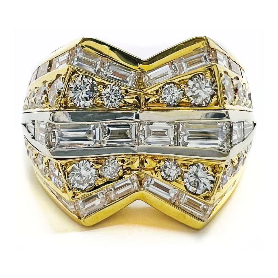 Vintage Two-Tone Bowtie
Diamond Ring
3.65ctw Dias
18K White + Yellow Gold