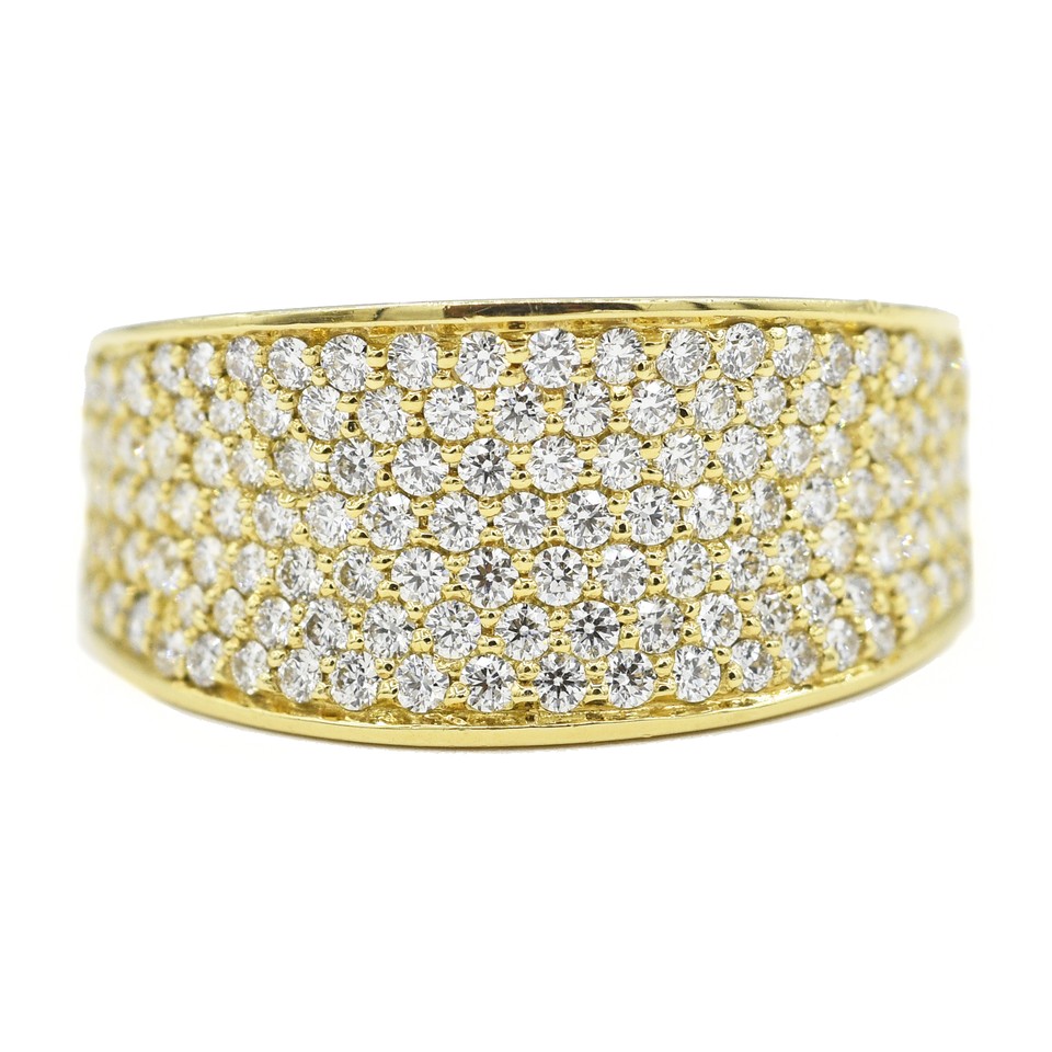 Small "Saddle" Pave Ring
1.06ctw Dias
18K Yellow Gold