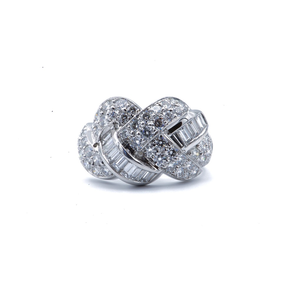 Baguette and Round Diamond Knot Ring
2.32ctw Dias
Platinum