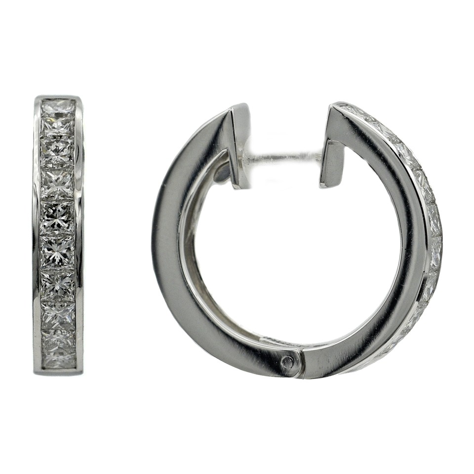 Channel Set Hoop Earrings
2.04ctw Dias
18K White Gold