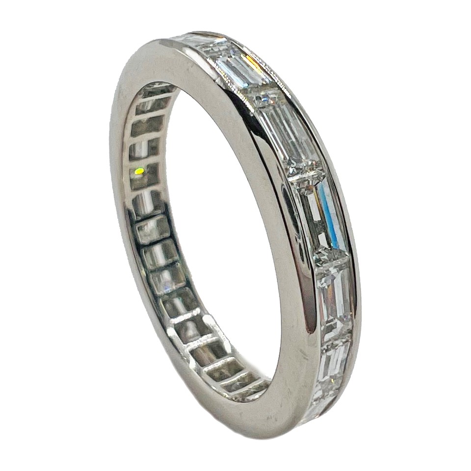 Medium Channel-Set Baguette
Diamond Eternity Band
2.25ctw Dias
Platinum