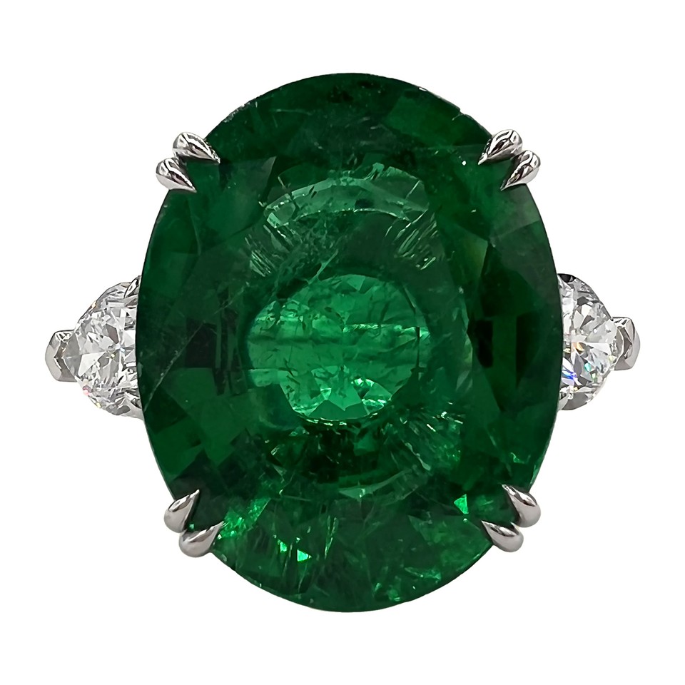 Oval Emerald 3-Stone Ring
Handmade, 11.04ct Emerald +
1.41ctw Dias
Platinum