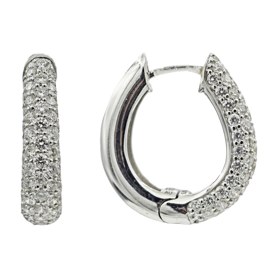 U-Shaped Diamond Pave Huggie
Earrings
1.77ctw Dias
18K White Gold