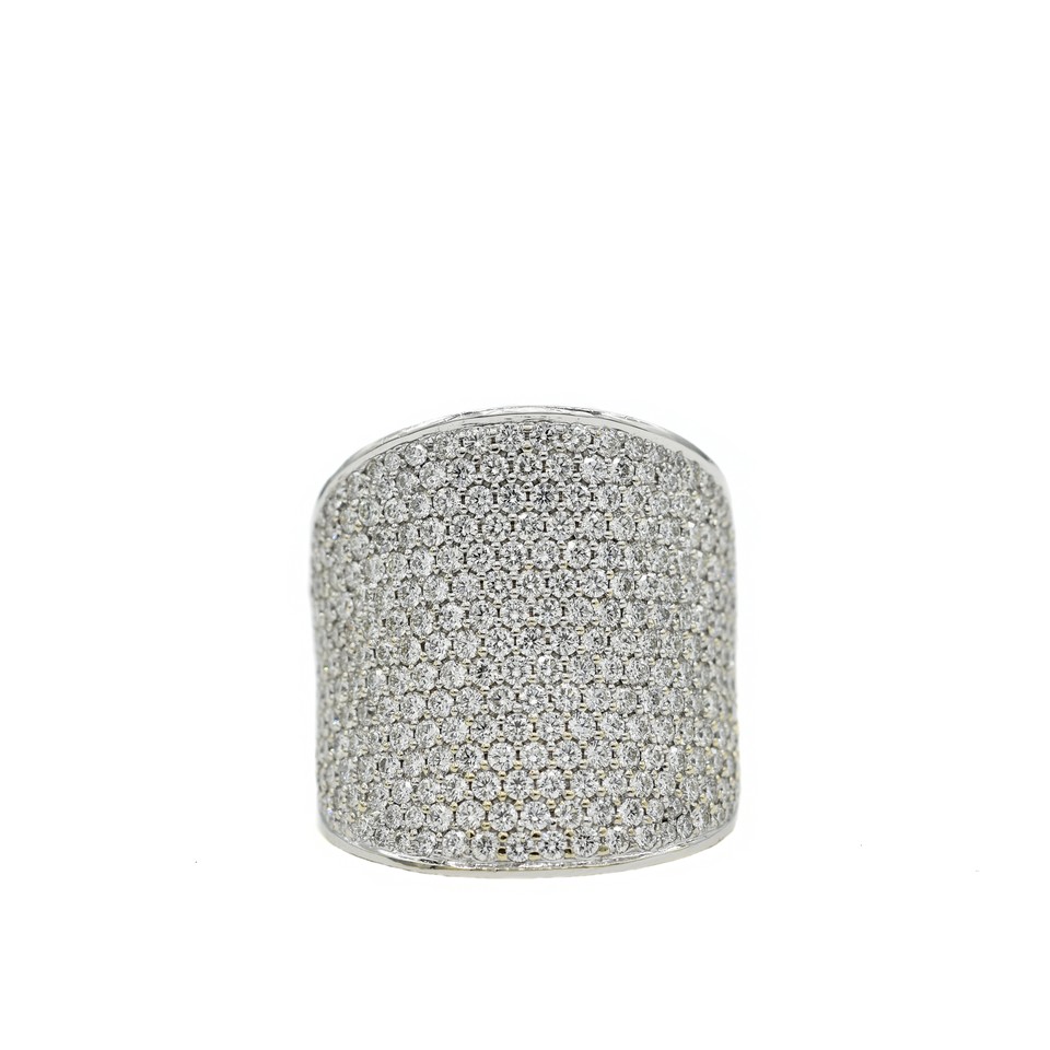 Large "Saddle" Pave Ring
2.59ctw Dias
18K White Gold
