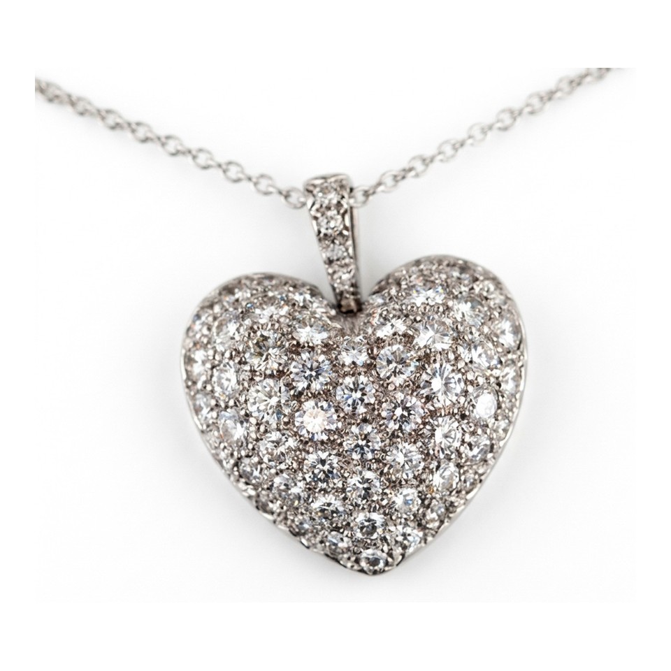 1" Pave Heart
on Chain
2.04ctw Dias
18K White Gold